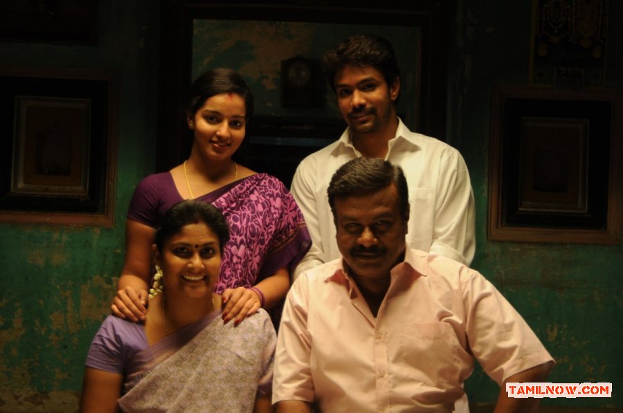 Vethu Vettu Tamil Movie Still 460