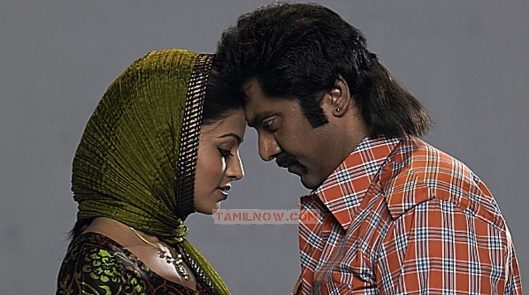 Sarath Kumar And Sneha In Vidiyal 33