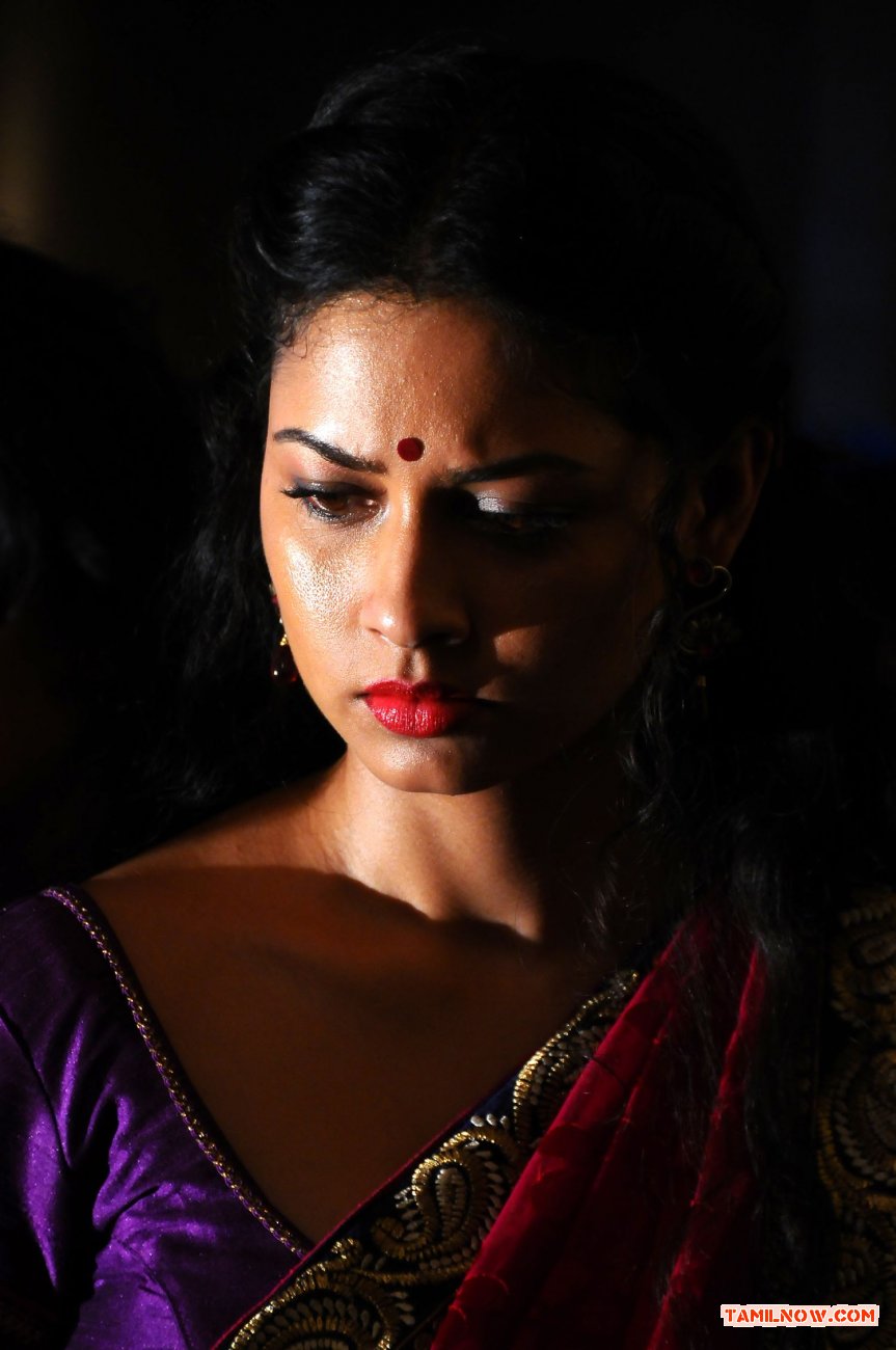 Tamil Movie Vidiyum Munn Photos 6720