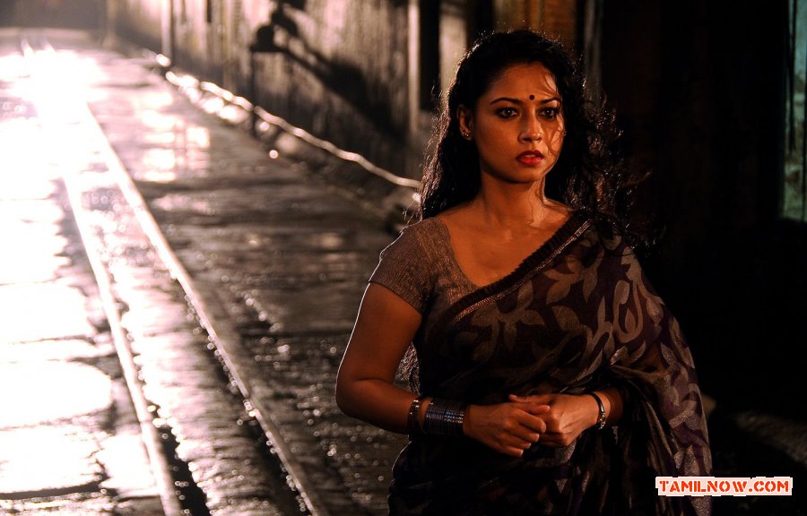 Tamil Movie Vidiyum Munn Photos 8365