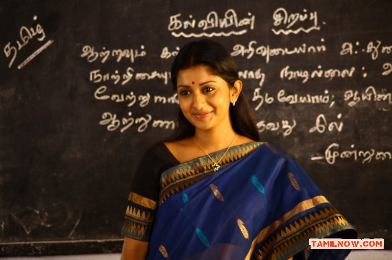 Actress Meera Jasmine In Vingyani Movie 961