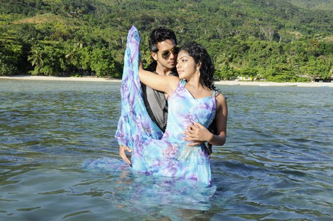 Bharath And Rima Kallingal In Yuvan Yuvathi 10