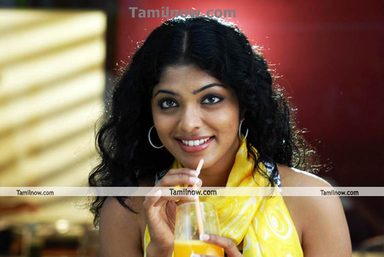 Rima Kallingal Hot Stills Yuvan Yuvathi 1