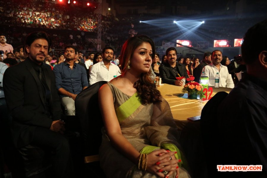 Surya Vijay Shahrukh Khan Nayantara At Vijay Awards 998