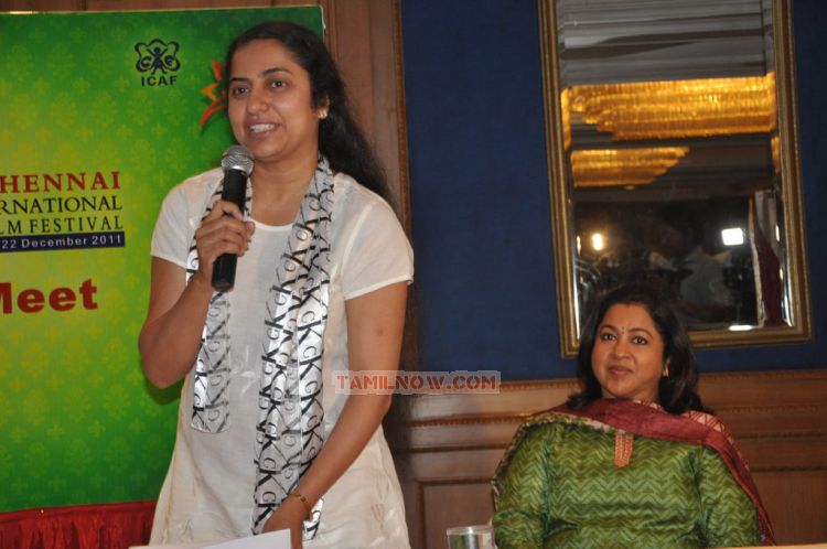 Suhasini Maniratnam And Radhika Sarathkumar 613