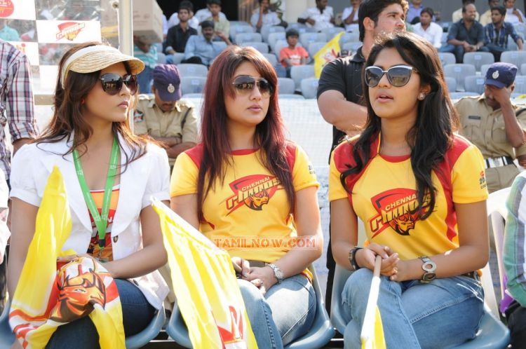 Madhushalini Sonia Agarwal And Amala Paul 440