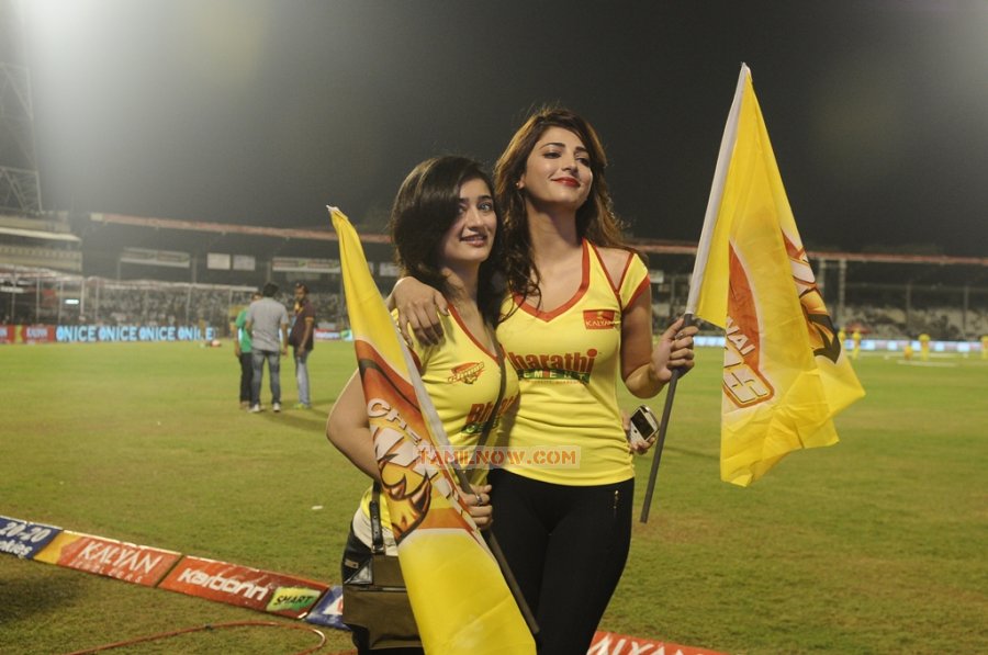 Akshara And Sruthi Haasan At Ccl 3 807