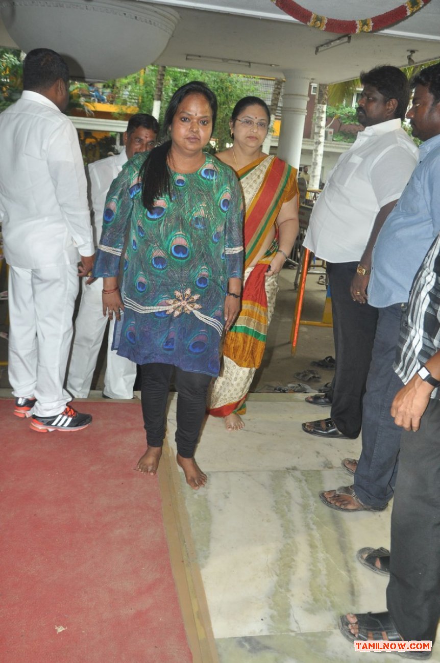 Celebrities Pay Last Respects To Manjula Vijayakumar 1756