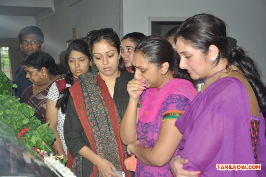 Celebrities Pay Last Respects To Manjula Vijayakumar 4691