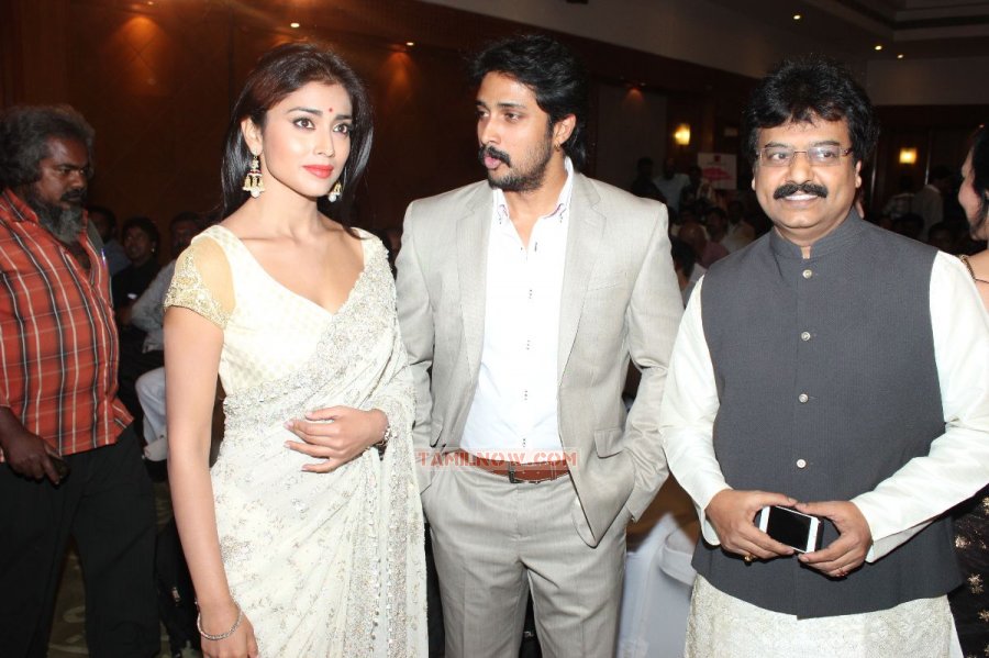 Shriya Saran Premkumar And Vivek 609