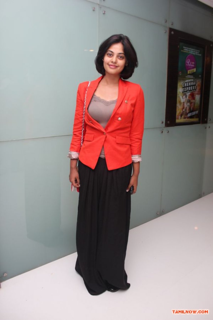 Bindhu Madhavi At Chennai Express Premiere Show 990