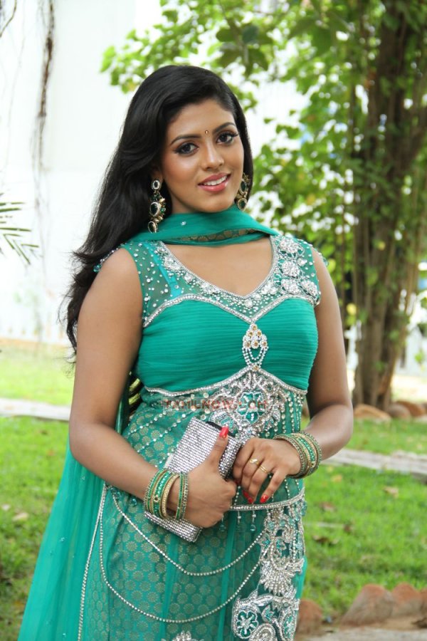 Actress Iniya 96