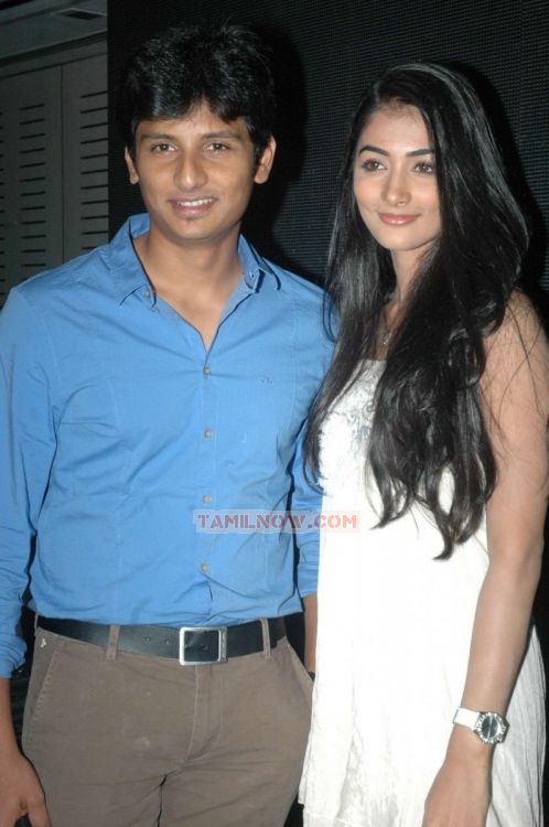 Jeeva And Pooja Hegde 469