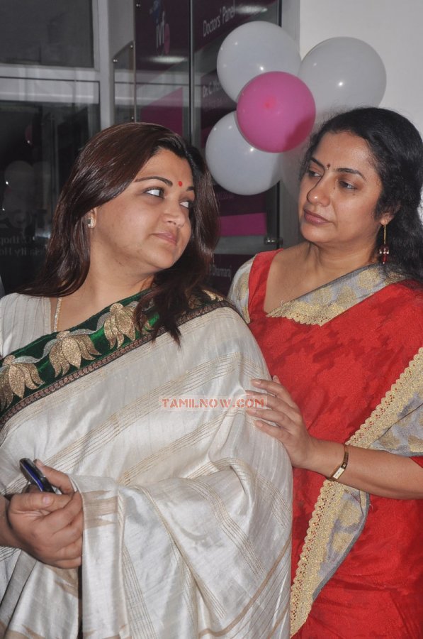 Khushbu And Suhasini Maniratnam 498