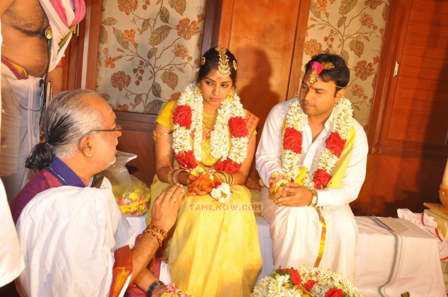 Director Jothikrishna Aishwarya Wedding Stills 1088