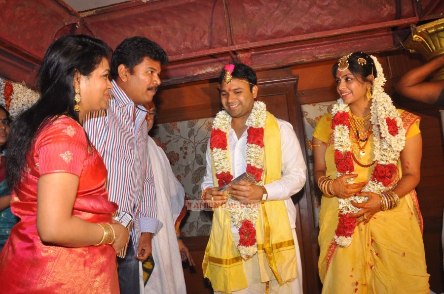 Director Jothikrishna Aishwarya Wedding Stills 9681