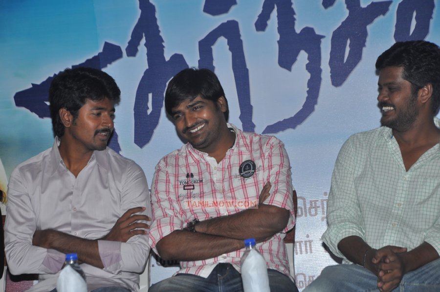 Ethir Neechal Success Meet Stills 9838