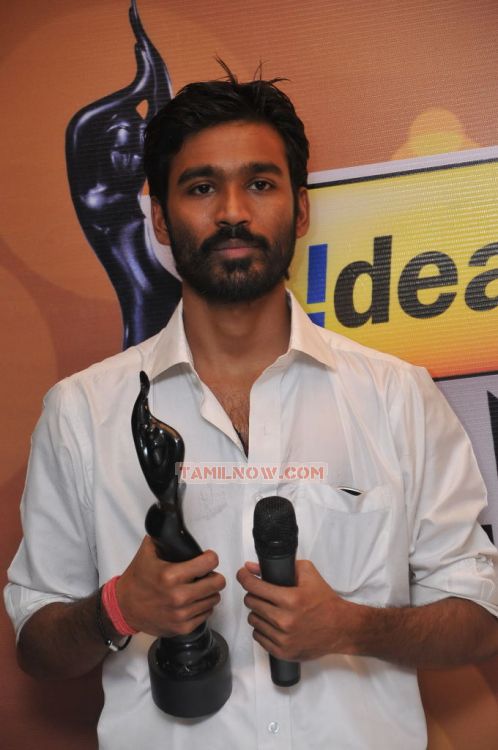 Dhanush With The Filmfare Award 567