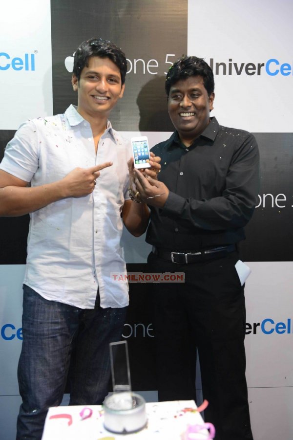 Jiiva Launches Apple Iphone 7924