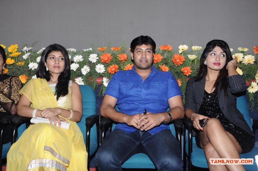 Kadhalukku Kannillai Audio Launch 9182