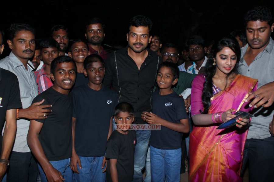 Karthi Dancing With Aruwe Homeless Children 5963