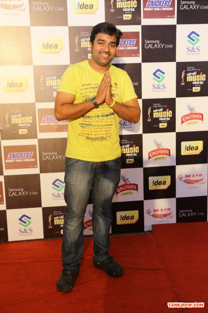 Shiva At Mirchi Awards 2013 753