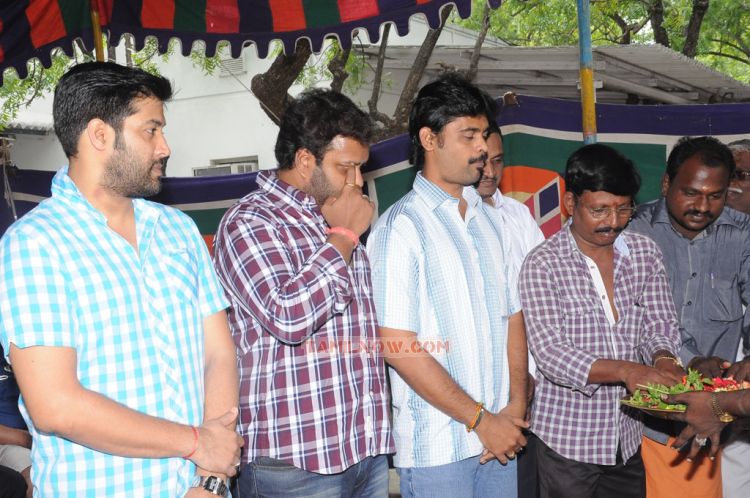 Naan Nallavan Movie Launch 4133