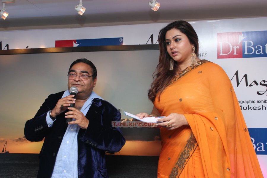 Namita At Dr Batra Annual Charity Photo Exhibition 8046