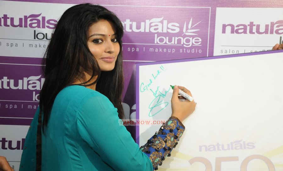 Sneha At Naturals Salon Launch 482