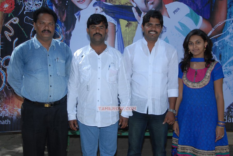 Nee En Uyire Movie Launch Stills 2052