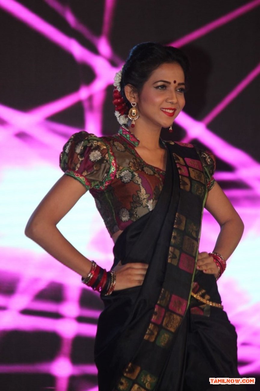 Palam Silks Chennai Express Meena Hunt Grand Finale 1569