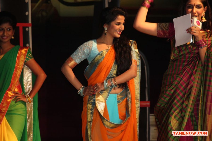 Palam Silks Chennai Express Meena Hunt Grand Finale Photos 9202