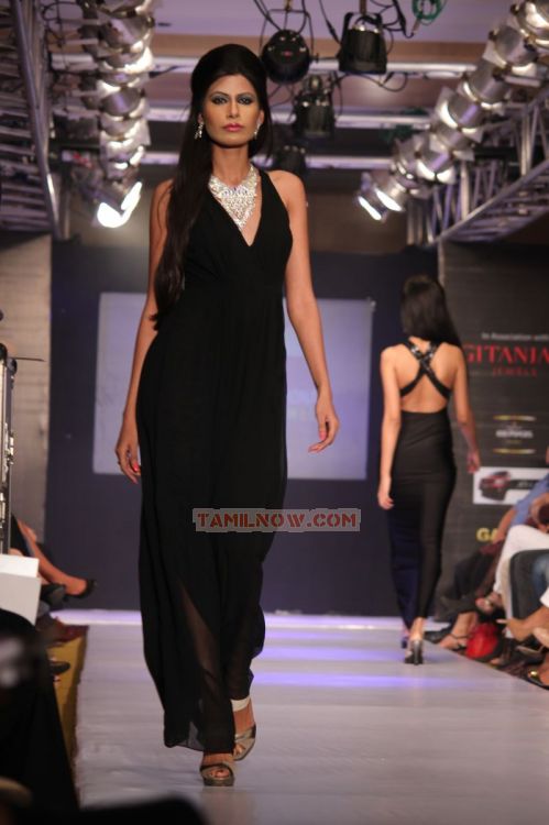 Parvathy Omanakuttan Walks For Vivek Karunakaran 5342