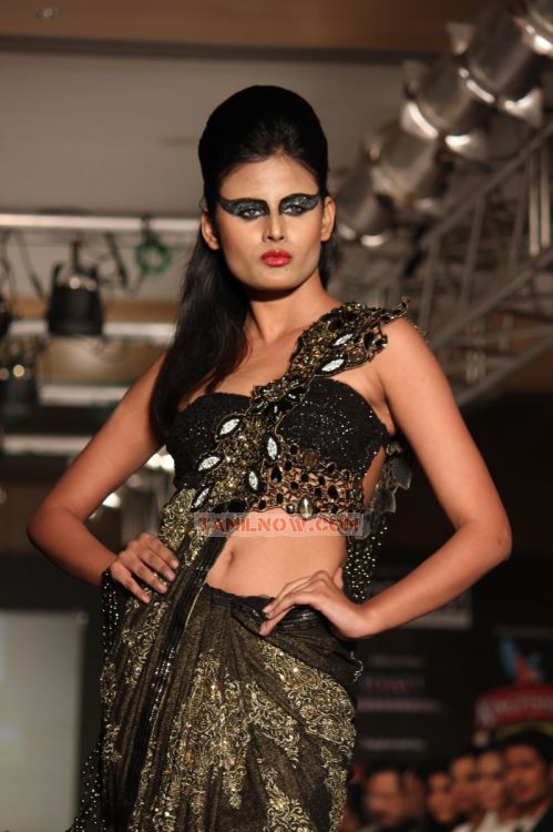 Parvathy Omanakuttan Walks For Vivek Karunakaran 9165