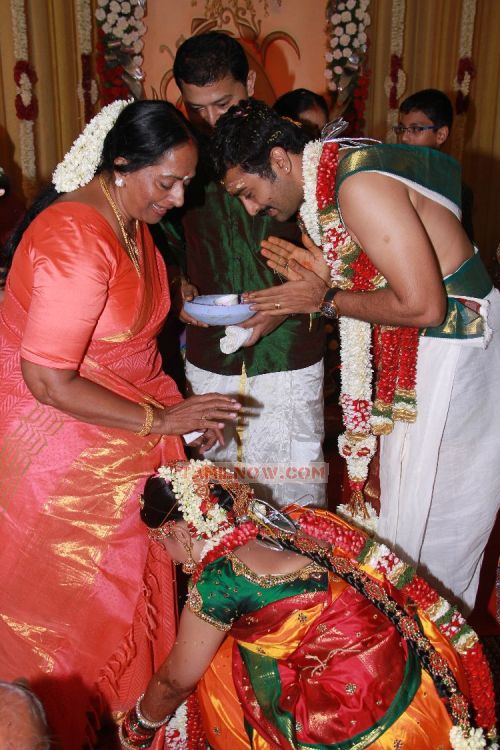 K R Vijaya At Sneha Wedding 930