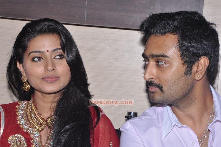 Sneha And Prasanna Inaugurate Bath Caff Showroom Stills 4045