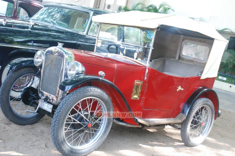 Sonia Agarwal Flag Off Heritage Car Rally 8066