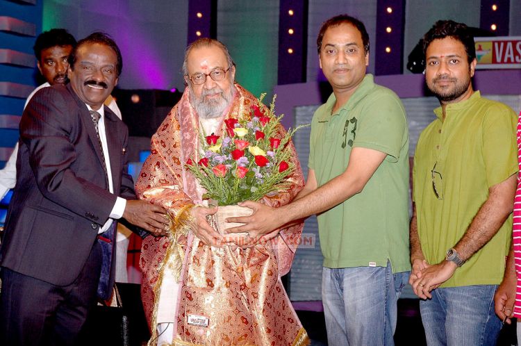 Stars With Vaali 1000 In Vasanth Tv Event 4310