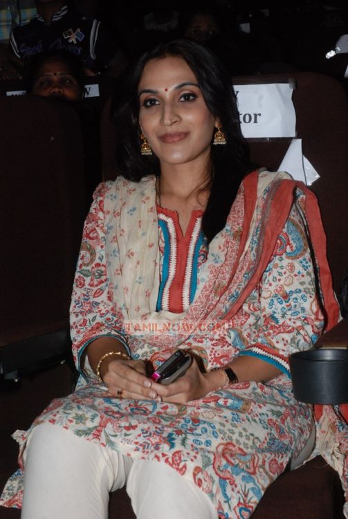 Aishwarya Dhanush At Edison Awards 567