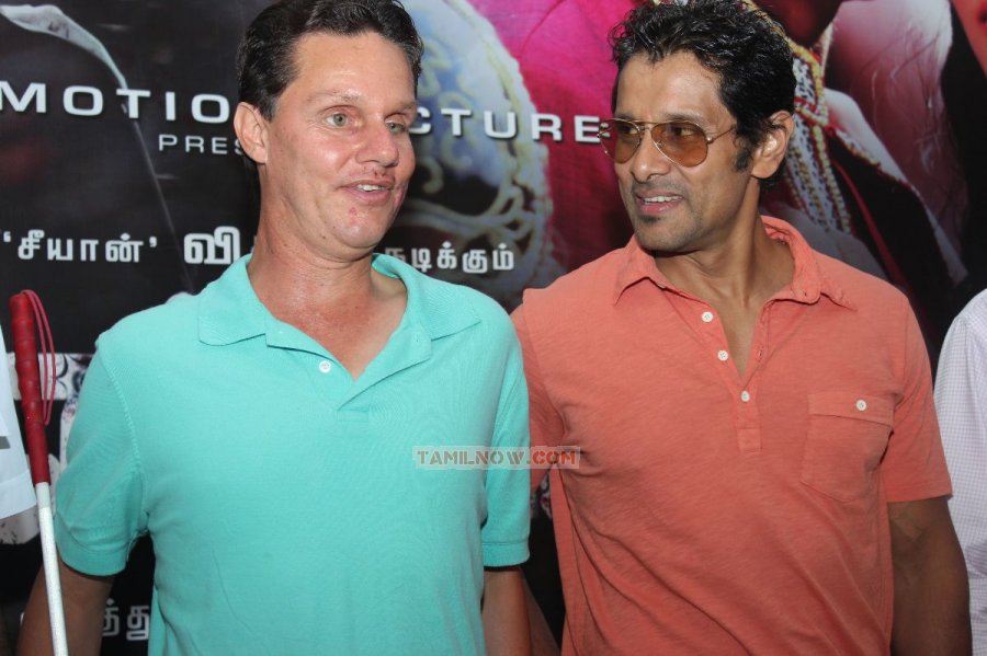 Thaandavam Press Meet Stills 4386