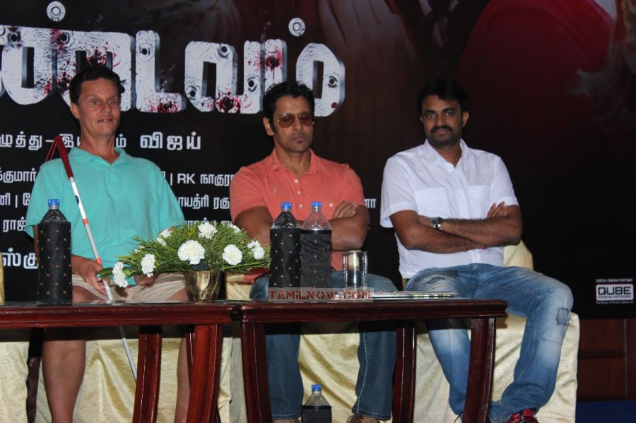 Thaandavam Press Meet Stills 4413