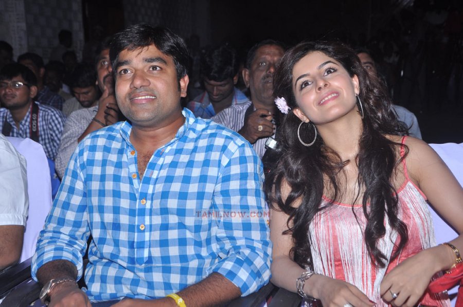 Mirchi Siva And Isha Talwar At Thillu Mullu Pressmeet 43