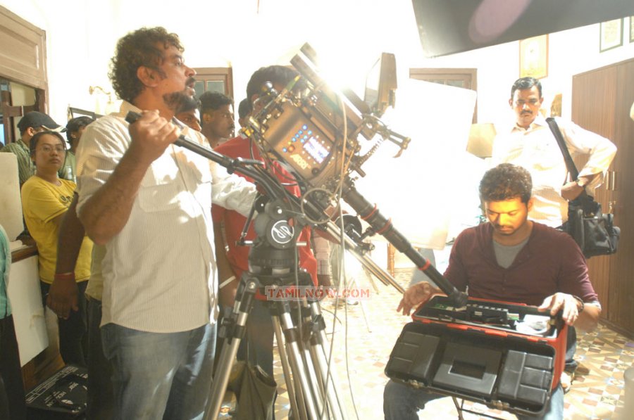 Thuppakki Working Stills 703