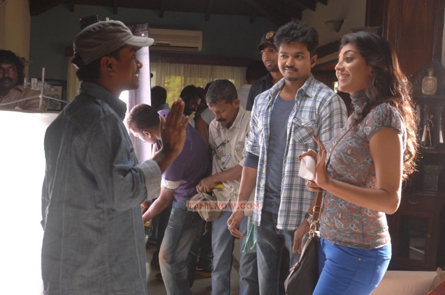 Thuppakki Working Stills Photos 2089