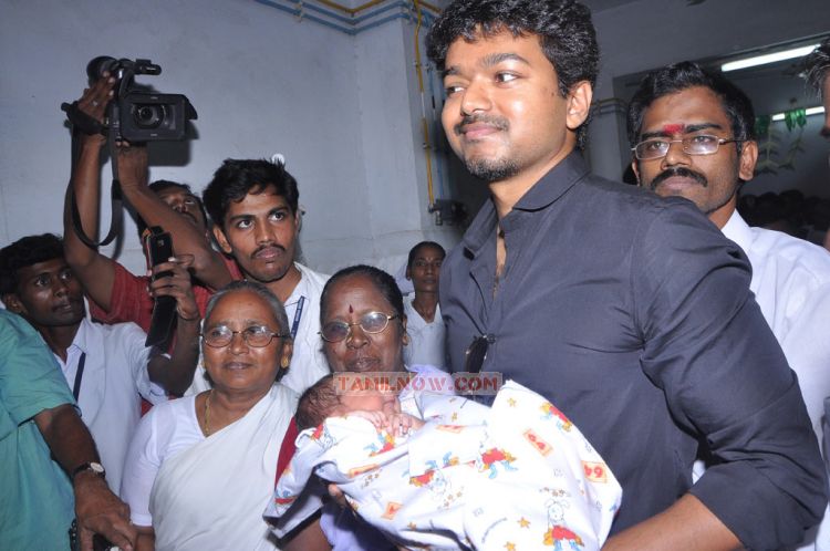 Vijay Birthday Celebration 2012 9930