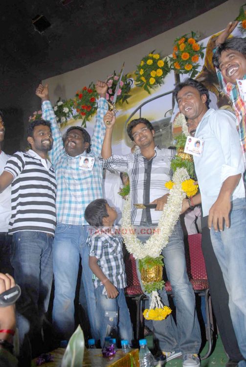 Vijay In Bangalore To Promote Velayudham Pic 286