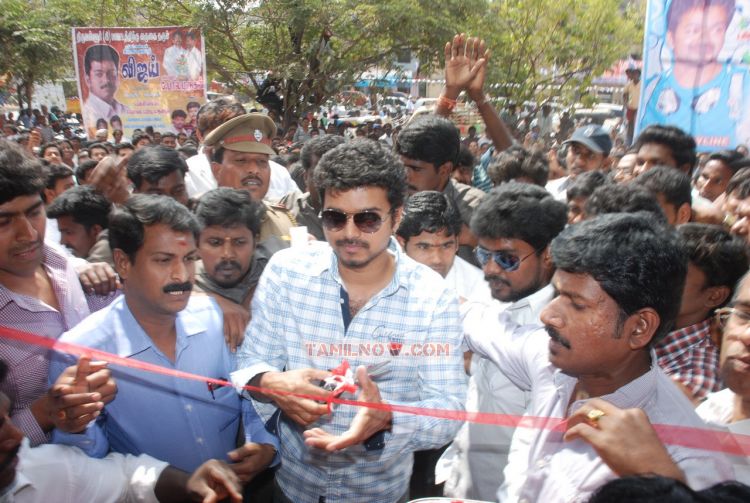 Vijay Opens Histyle Showroom 1484