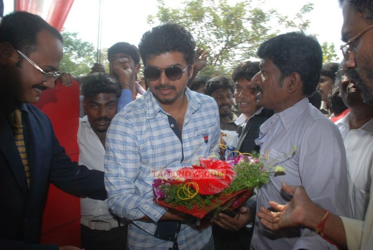 Vijay Opens Histyle Showroom 6868