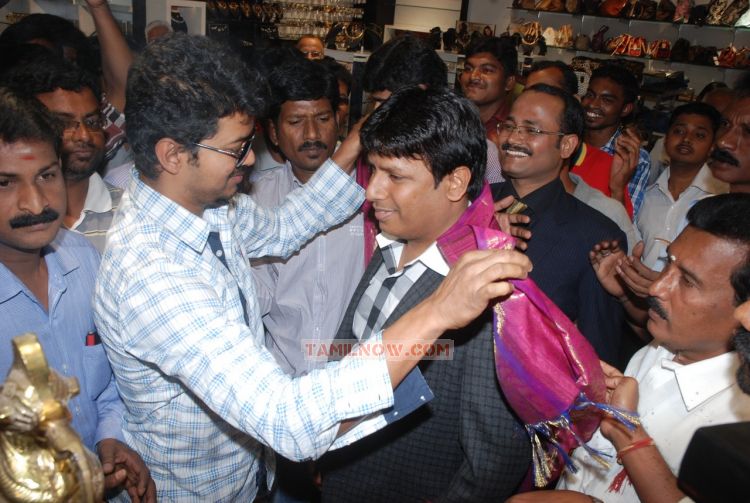 Vijay Opens Histyle Showroom Stills 731