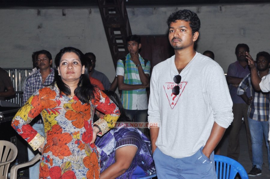 Vijay Visits Sattam Oru Iruttarai Shooting Spot 4986